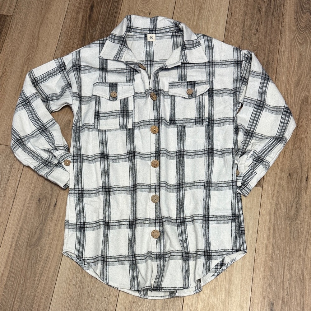 CHICZONE NWOT M WHITE BLACK Plaid Longline SHACKET. JACKET - Picture 2 of 6